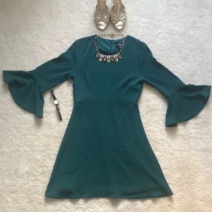 Lulu’s Flounce Bell Sleeve Dress Forest Green XS